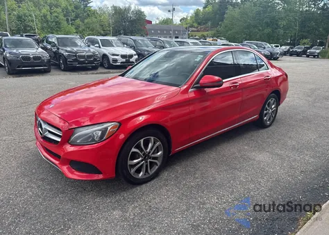 2016 Mercedes-Benz C 300 4Matic z USA, uszkodzony, nr VIN 55SWF4KB9GU114622